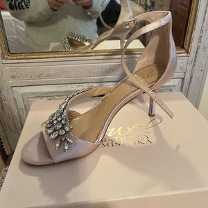 Station and jewel badgley Mischka